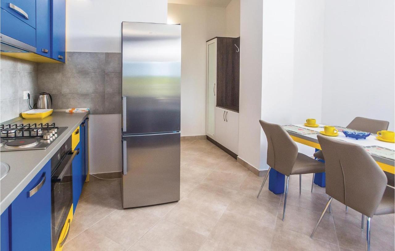 Amazing Apartment In Makarska With Wifi Exterior foto