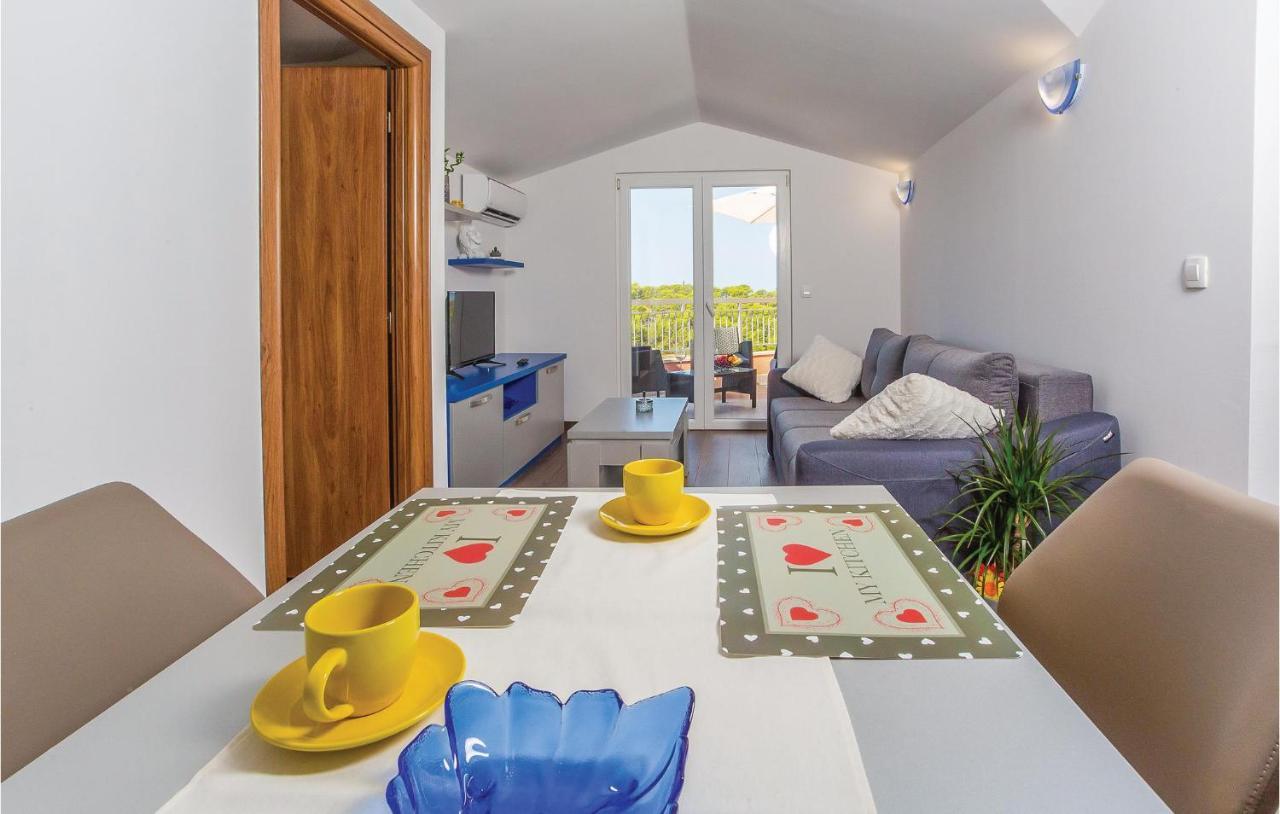 Amazing Apartment In Makarska With Wifi Exterior foto