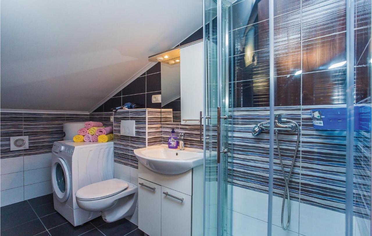 Amazing Apartment In Makarska With Wifi Exterior foto